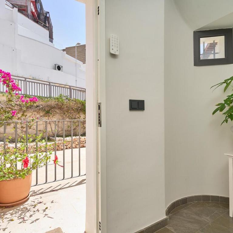 Sunny Sea View Condo with Private Patio, Shared Pool, Amazing Views, Full Kitchen - Two-Bedroom Apartment - 65