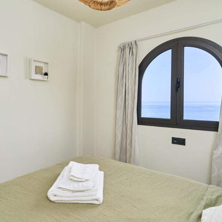 Sunny Sea View Condo with Private Patio, Shared Pool, Amazing Views, Full Kitchen - Two-Bedroom Apartment - 76