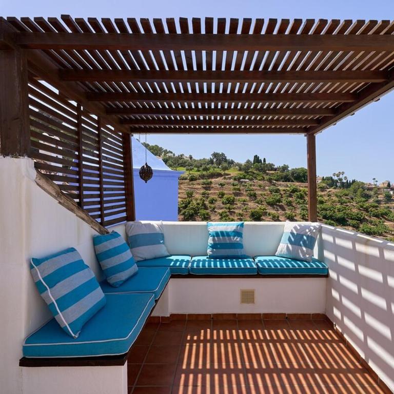 Sunny Sea View Condo with Private Patio, Shared Pool, Amazing Views, Full Kitchen - Two-Bedroom Apartment - 84
