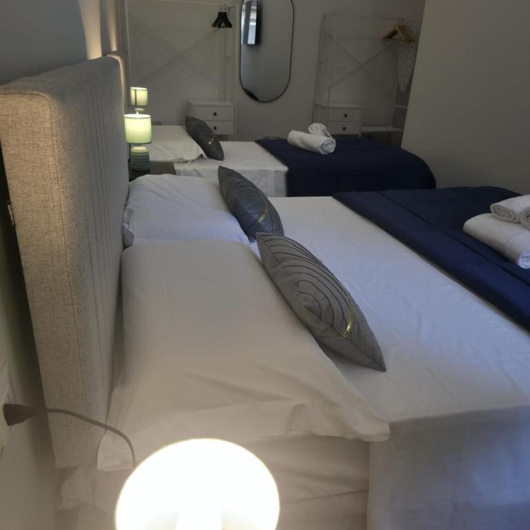 Aura Suites Florence - Comfort Triple Room - 14