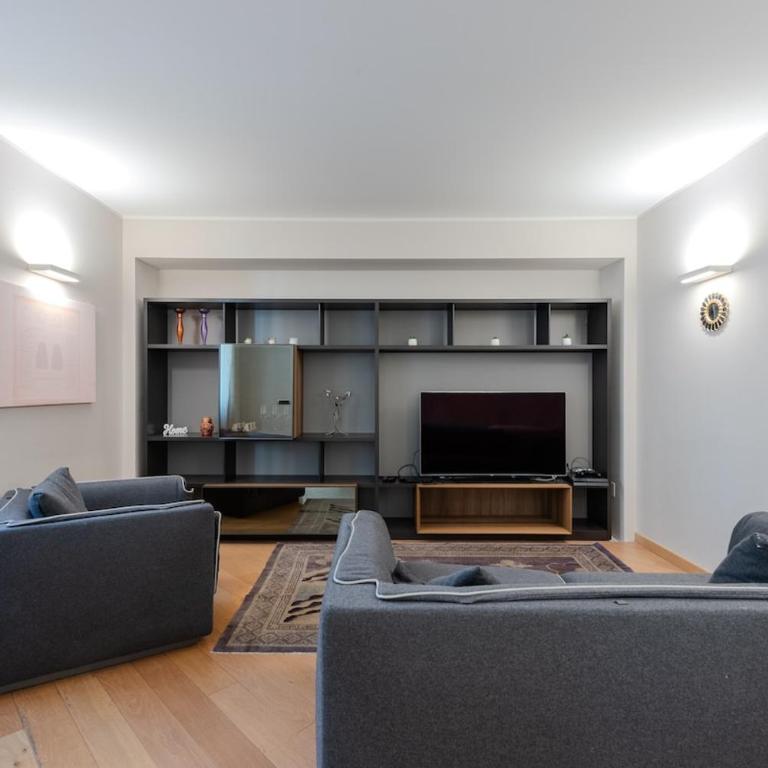239sqm in Centro near Duomo with Garage and 12 Seats - Appartamento - 1
