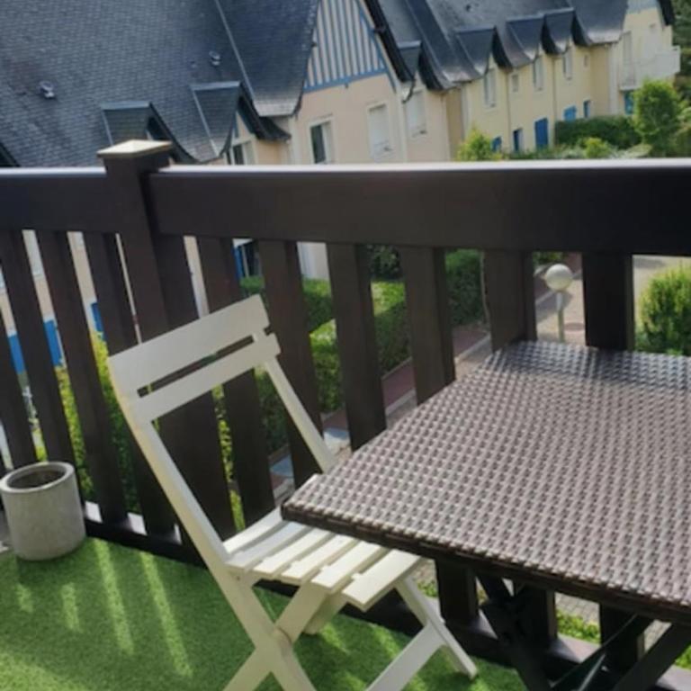 Accommodation just a stone's throw from the sea - Appartement - 13