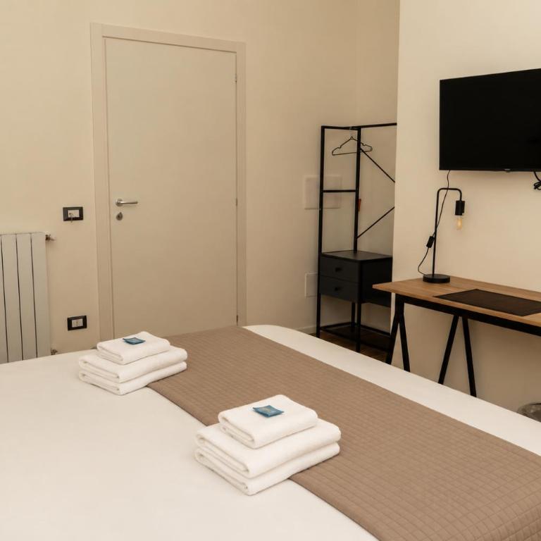 Almarè rooms Trapani - Double Room with Balcony and Sea View - 3