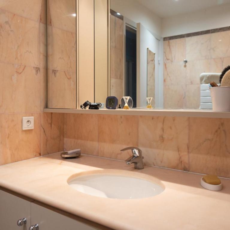 Charmant Appartement à côté du Trocadéro - Appartement - 44
