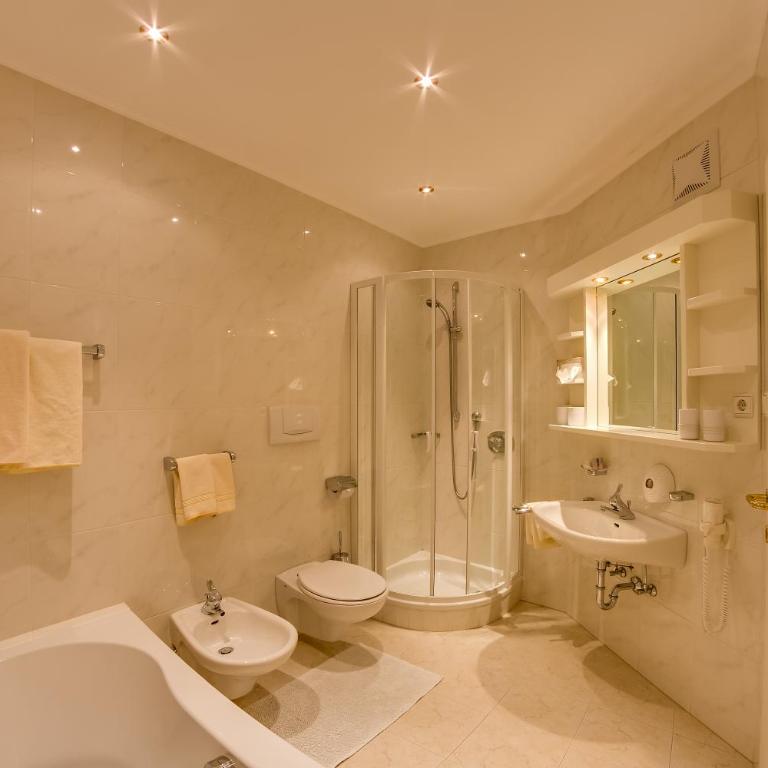 Hotel Berger Superior - Comfort Double Room with Balcony - 2