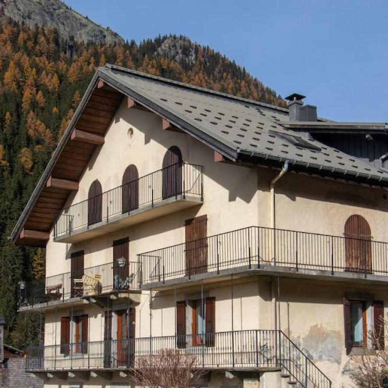 Appartement T4 spacieux avec balcon aux pieds des sentiers avec vue sur les montagnes - Jusqu'à 8 personnes - Apartment mit 3 Schlafzimmern und Bergblick - 35