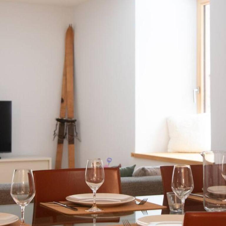 Appartement T4 spacieux avec balcon aux pieds des sentiers avec vue sur les montagnes - Jusqu'à 8 personnes - Apartment mit 3 Schlafzimmern und Bergblick - 40