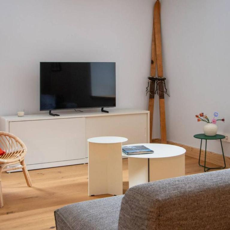 Appartement T4 spacieux avec balcon aux pieds des sentiers avec vue sur les montagnes - Jusqu'à 8 personnes - Apartment mit 3 Schlafzimmern und Bergblick - 72