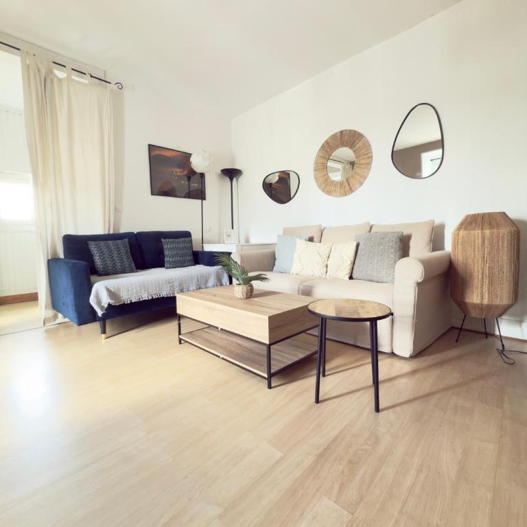 Chic Parisian Studio Grands Boulevards Bourse - One-Bedroom Apartment - 1