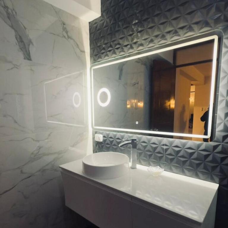 Modern luxury apartment with views of Bolognesi Park - Two-Bedroom Apartment - 2