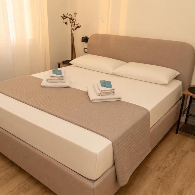 Almarè rooms Trapani - Deluxe Double Room with Balcony and Sea View - 7