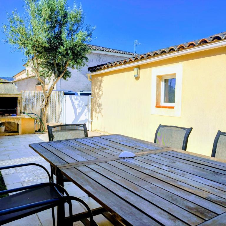 Maison lumineuse et climatisée, à 12mn plage - Casa de 3 dormitorios - 8