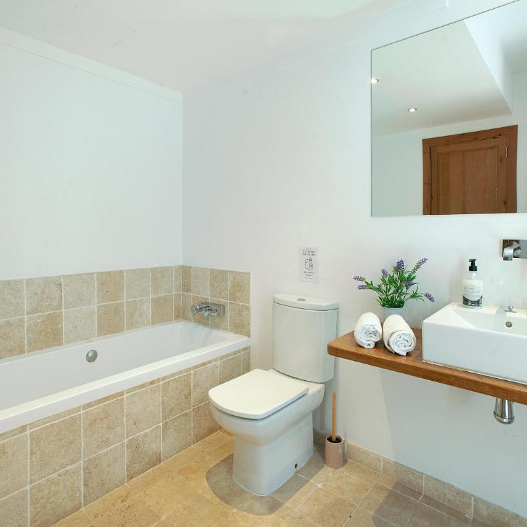 Owl Booking Villa Alvarez - 5 Min Walk to Old Town Center - Deluxe Villa - 24