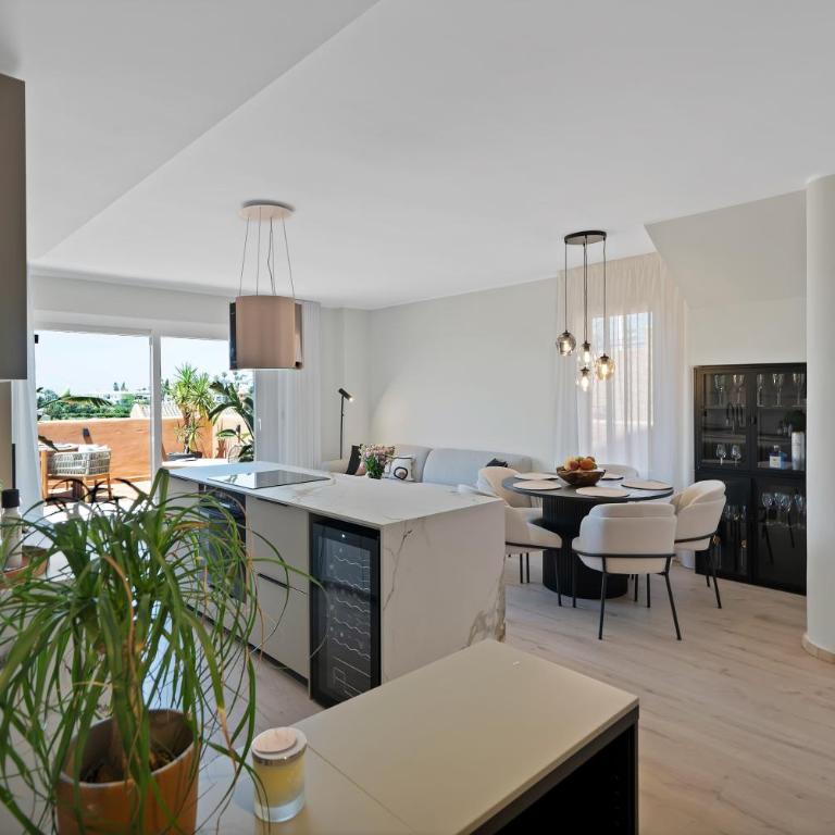 Serene Sea View Penthouse 4 Terraces & Sea Views - Habitación Individual - 13