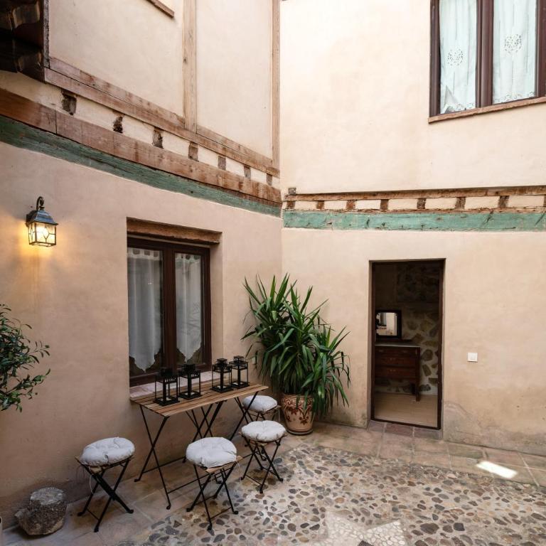 Patio in the Heart of Toledo , Pets , Family - Apartamento de 3 dormitorios - 49