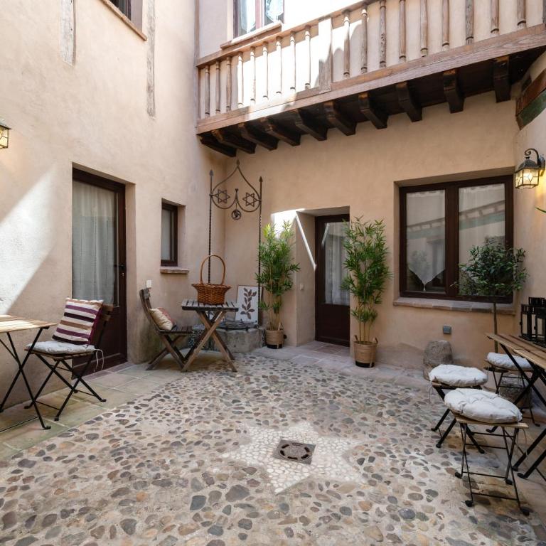 Patio in the Heart of Toledo , Pets , Family - Apartamento de 3 dormitorios - 1