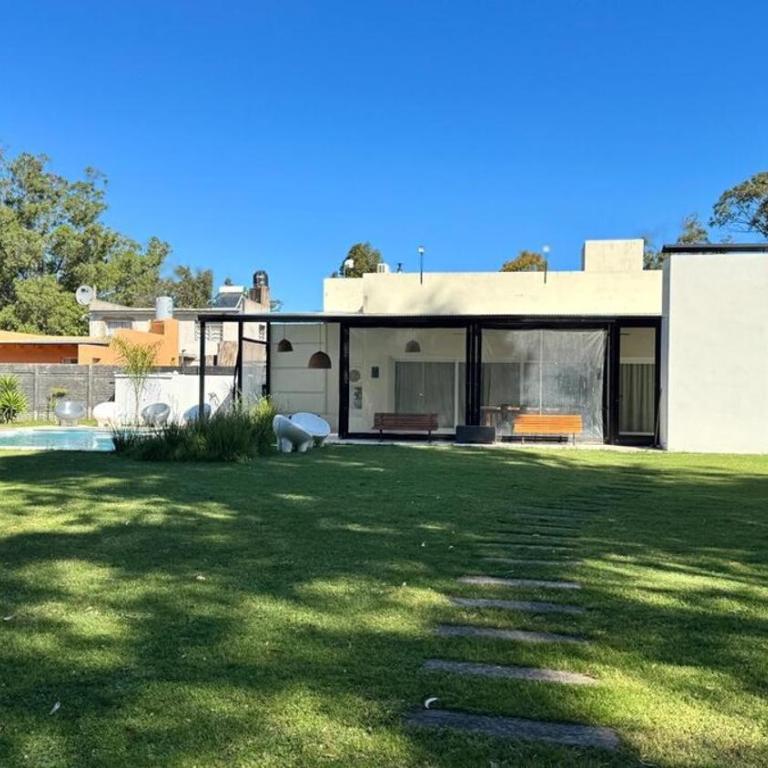 Espectacular casa con pileta, parrilla y fogonero - Casa de 2 dormitorios - 11