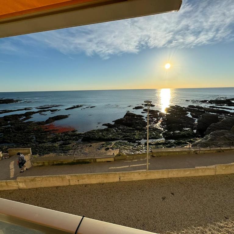 Appartement face MER, 2 chambres, proche commerces - Appartement 2 Chambres - 2