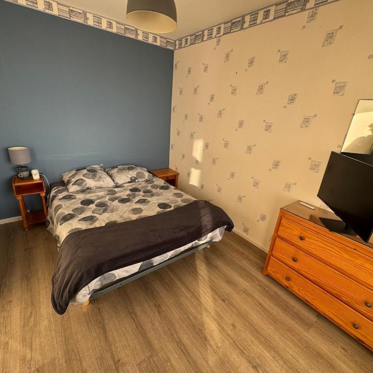 Appartement face MER, 2 chambres, proche commerces - Appartement 2 Chambres - 17