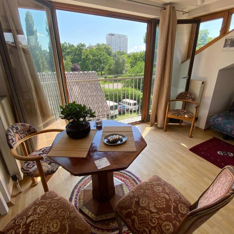 BuenaVista Loft - Sun-Filled Balcony & Park Views - Apartment mit 1 Schlafzimmer - 2
