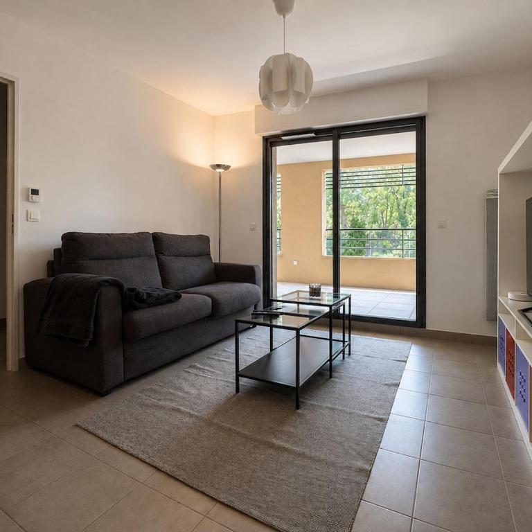 Beautiful, absolutely quiet apartment with WiFi and TV - Apartamento de 2 dormitorios - 7