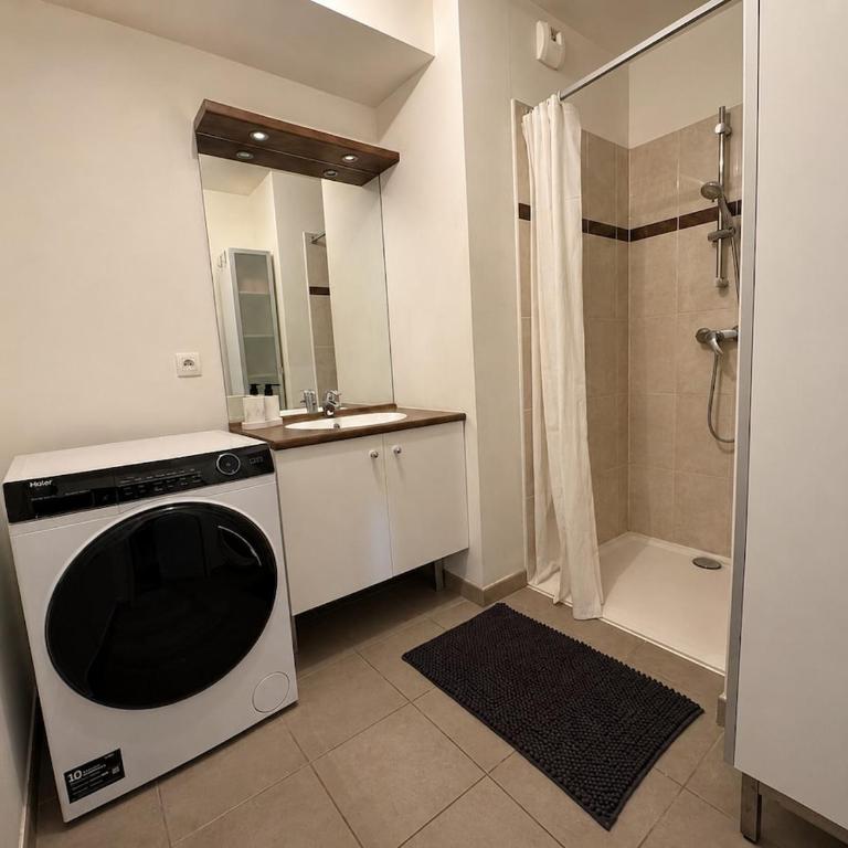 Beautiful, absolutely quiet apartment with WiFi and TV - Apartamento de 2 dormitorios - 10