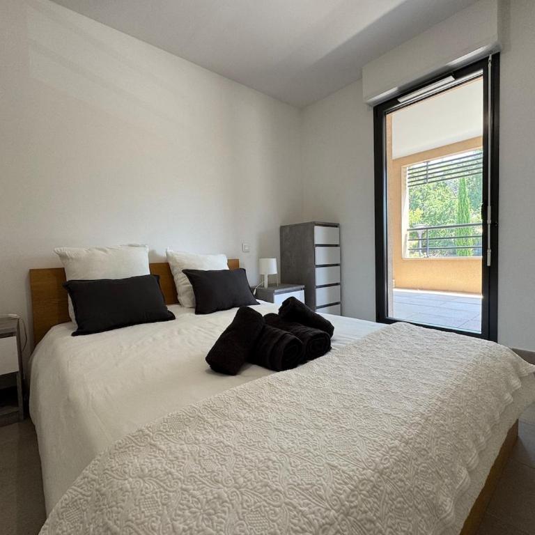 Beautiful, absolutely quiet apartment with WiFi and TV - Apartamento de 2 dormitorios - 15