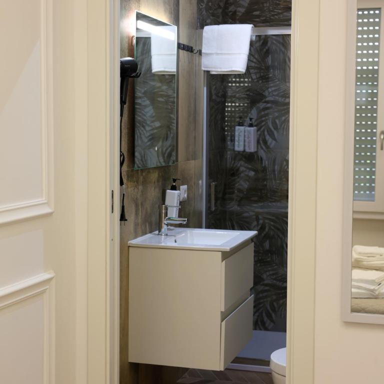 D'oro Hospitality - Superior Double Room - 10