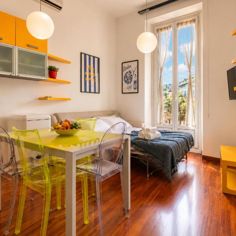 Central Station 5 min - Double bed Caiazzo 4 guests Wifi - Appartamento con 1 Camera da Letto - 6