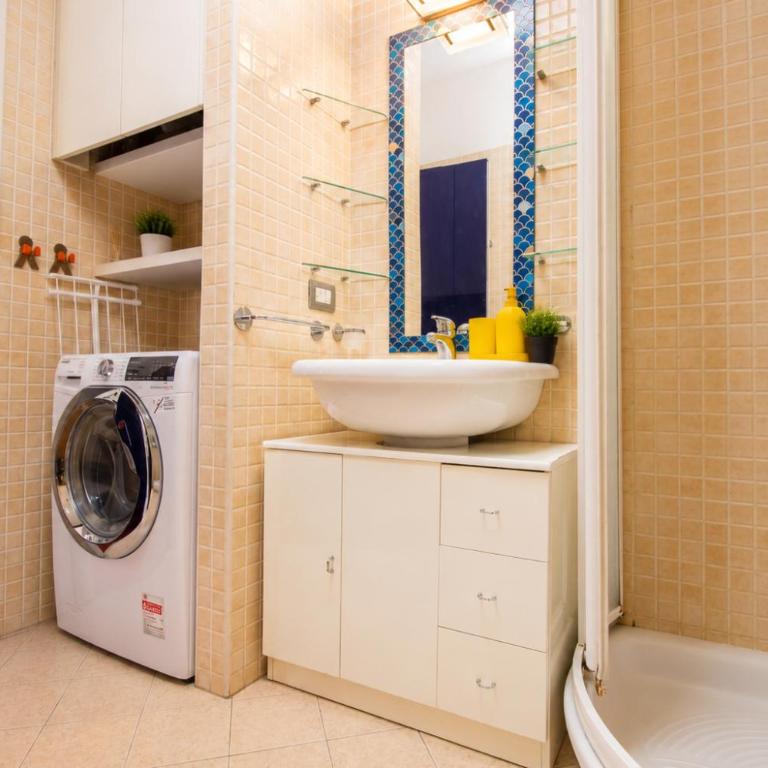 Central Station 5 min - Double bed Caiazzo 4 guests Wifi - Appartamento con 1 Camera da Letto - 17