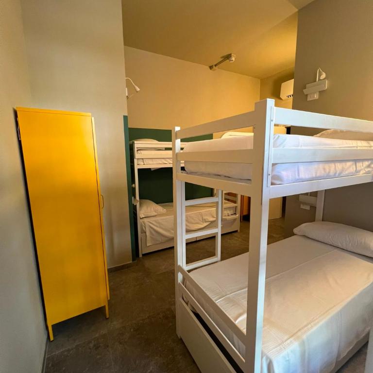 Carro Hostel - Monza Centro - Dormire bene Fare bene Scegli Bene! - Posto Letto in Dormitorio per 6 Persone - 3