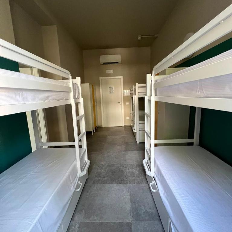 Carro Hostel - Monza Centro - Dormire bene Fare bene Scegli Bene! - Posto Letto in Dormitorio per 6 Persone - 5