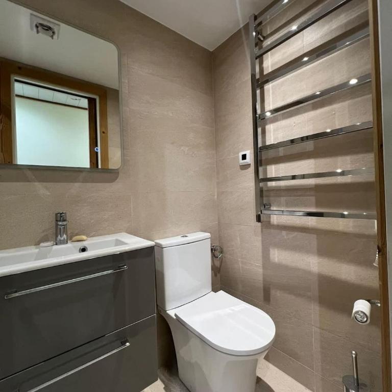 2 Bed Apt Easy access to Les Gets 2 Bathrooms - Appartement - 5