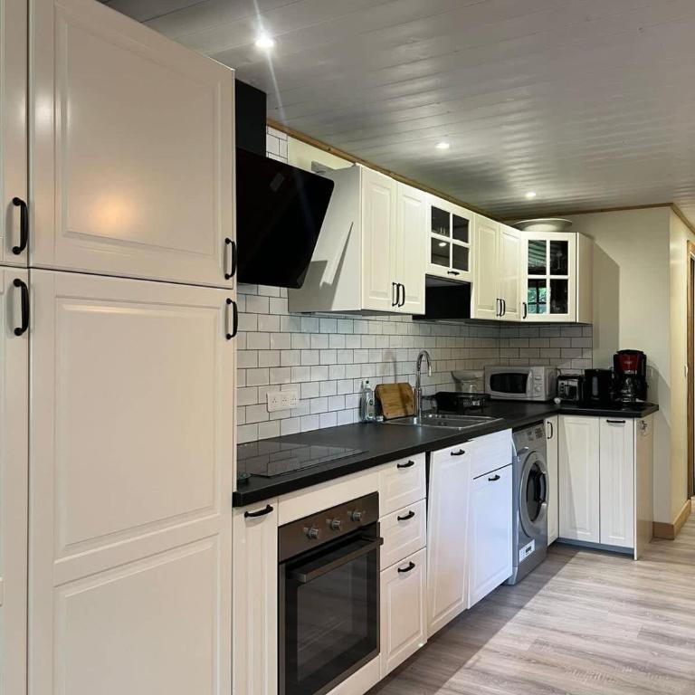 2 Bed Apt Easy access to Les Gets 2 Bathrooms - Appartement - 8