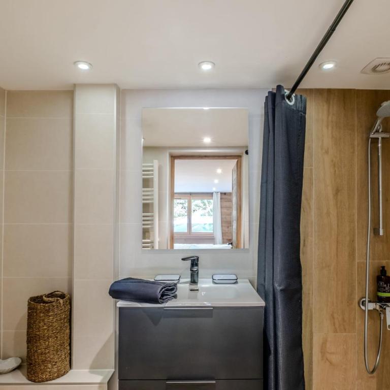Slow Chalet Archange Authentique Familial vue montagne 5 min des pistes - Chalet - 46