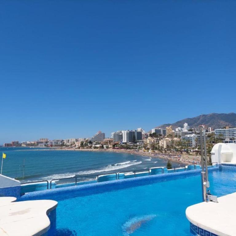 Marina View 2BR Holiday Stay by HelloDomik - Two-Bedroom Deluxe Apartment with Harbor View - 22
