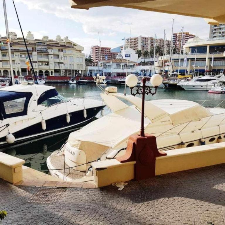 Marina View 2BR Holiday Stay by HelloDomik - Two-Bedroom Deluxe Apartment with Harbor View - 29