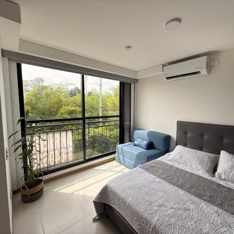 Comfort & Convenience Styling Loft in the Heart of the University Distric - One-Bedroom Apartment - 8