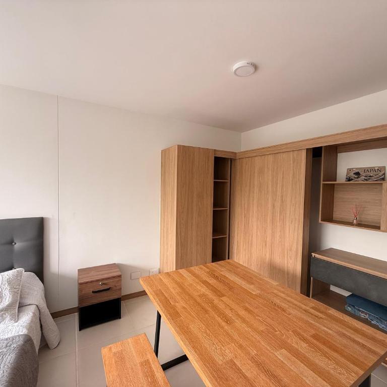 Comfort & Convenience Styling Loft in the Heart of the University Distric - One-Bedroom Apartment - 3