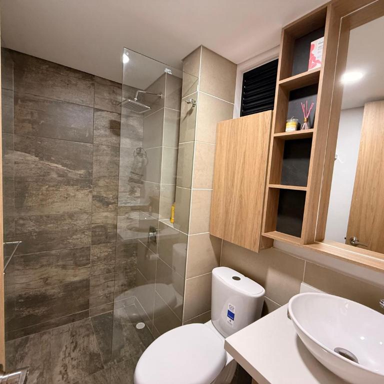 Comfort & Convenience Styling Loft in the Heart of the University Distric - One-Bedroom Apartment - 14