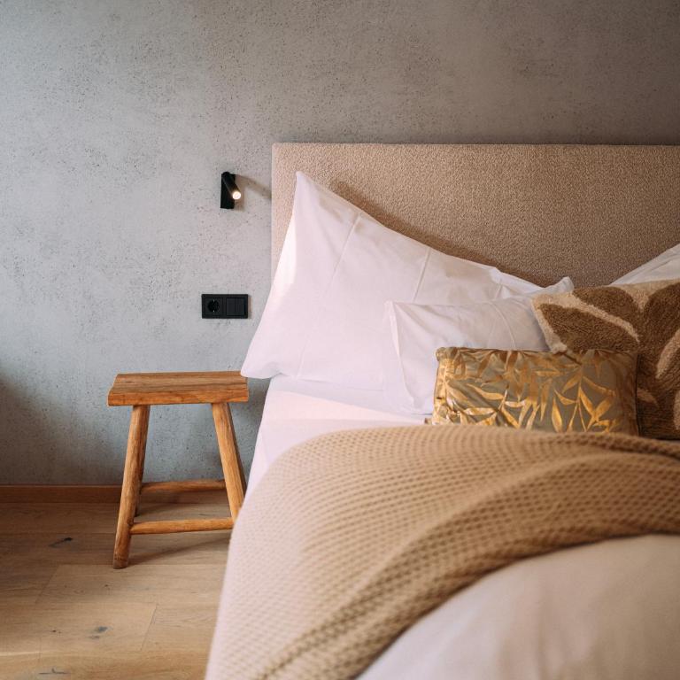 Quality Hosts Arlberg - AFOCH FEI - das Landhaus I SOMMERKARTE PREMIUM - Doppelzimmer mit Balkon - 4