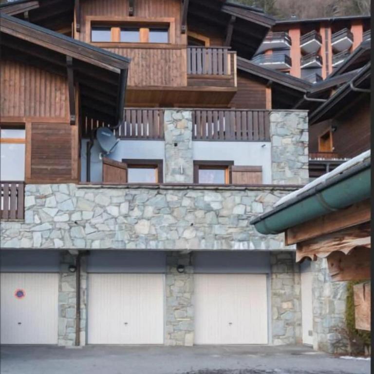 On Ski Bus Route - Spacious - Sleeps 8 - Apartment - 23