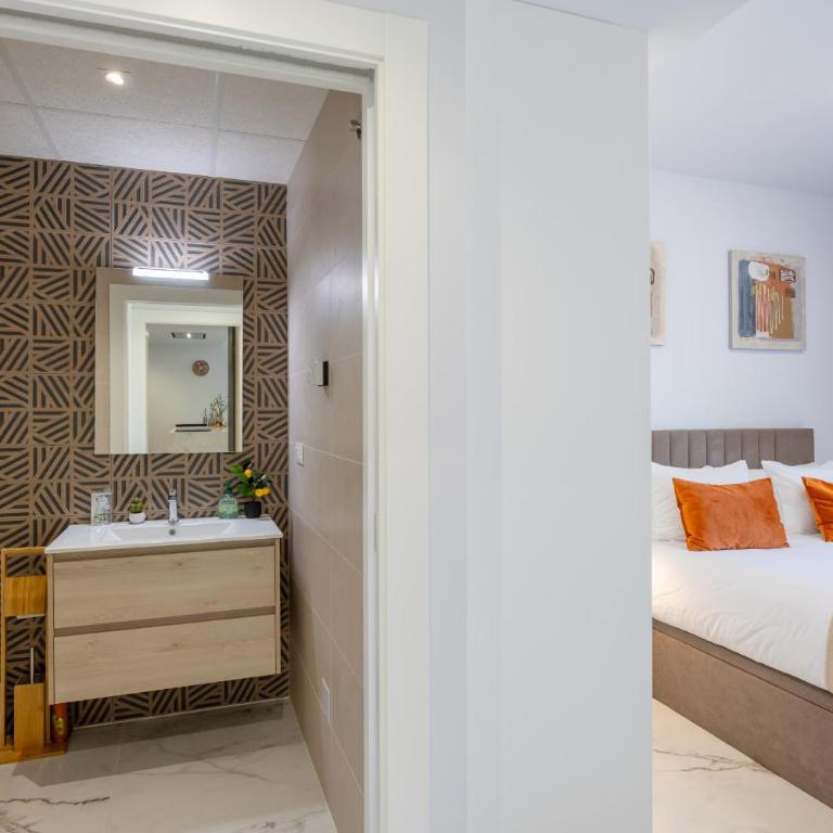 Brisa Mediterranea - Piscina y Terraza - Apartamento de 2 dormitorios con vistas a la piscina - 21