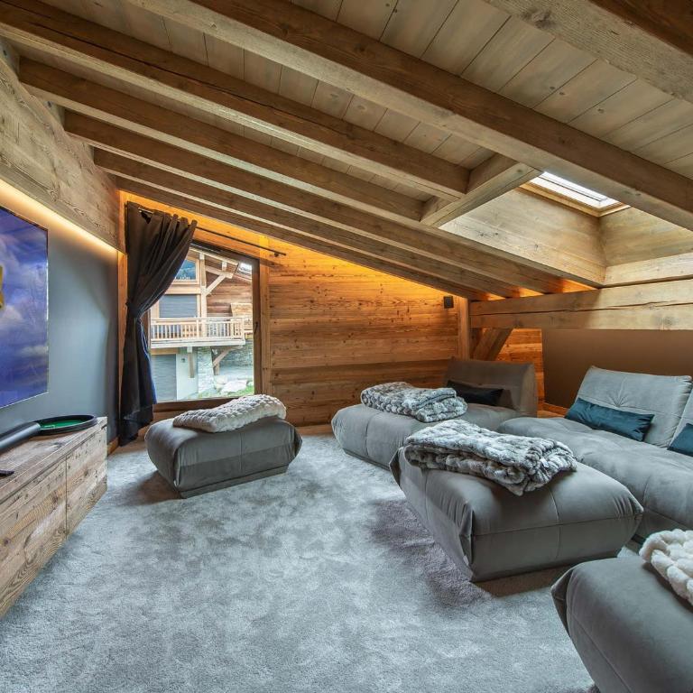 Chalet moderne avec piscine intérieure et hammam - FR-1-569-76 - Chalet - 13