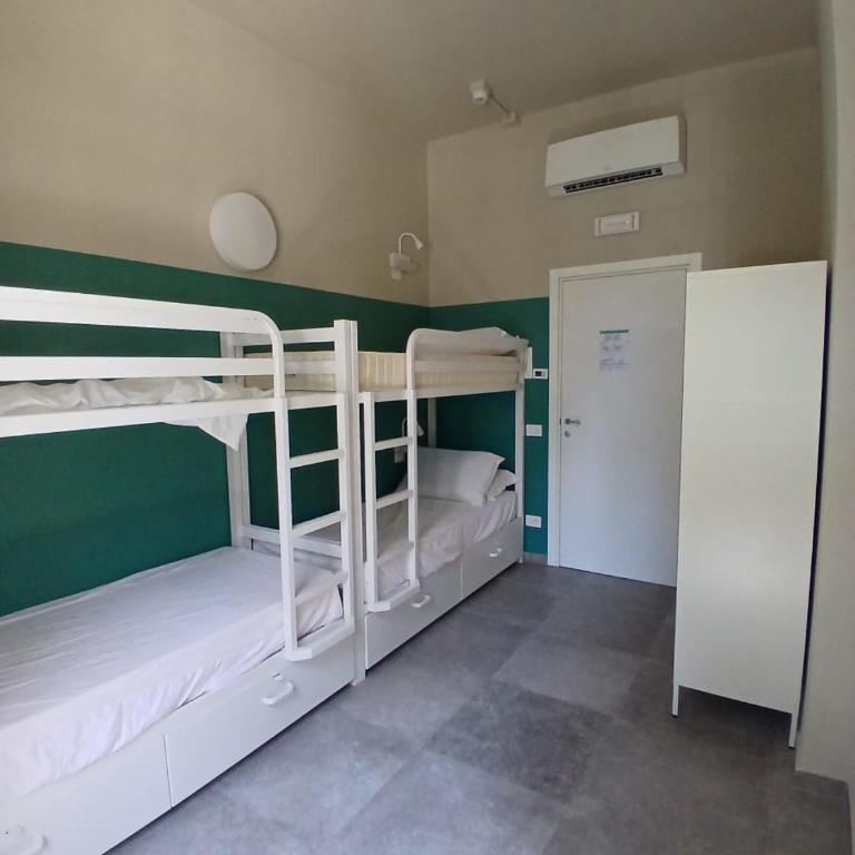 Carro Hostel - Monza Centro - Dormire bene Fare bene Scegli Bene! - Posto Letto in Dormitorio Femminile per 4 Persone - 4