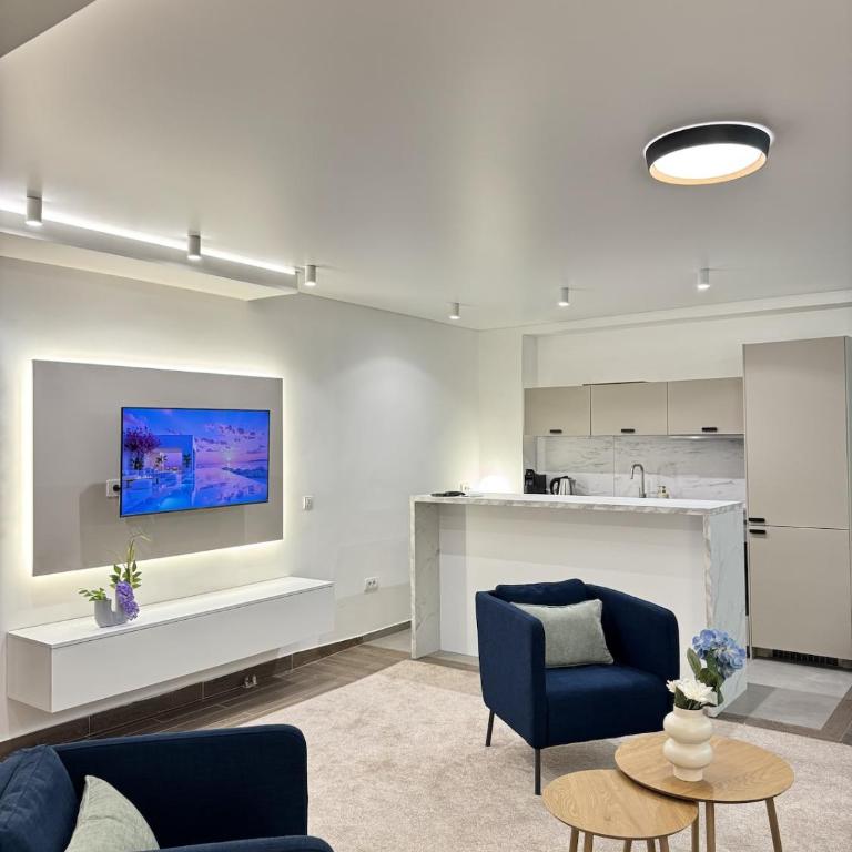 27 in Belgrade - Breakfast at Izlog - Three-Bedroom Apartment - 3