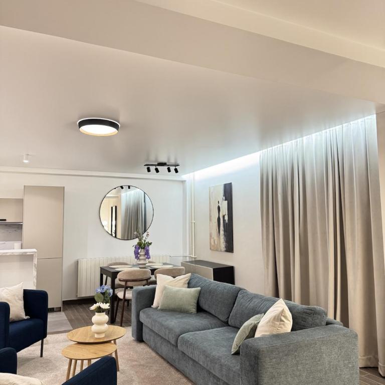 27 in Belgrade - Breakfast at Izlog - Three-Bedroom Apartment - 24