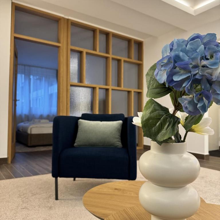 27 in Belgrade - Breakfast at Izlog - Three-Bedroom Apartment - 23