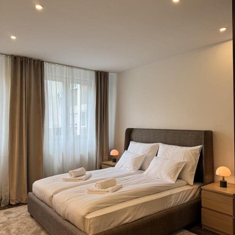27 in Belgrade - Breakfast at Izlog - Three-Bedroom Apartment - 1