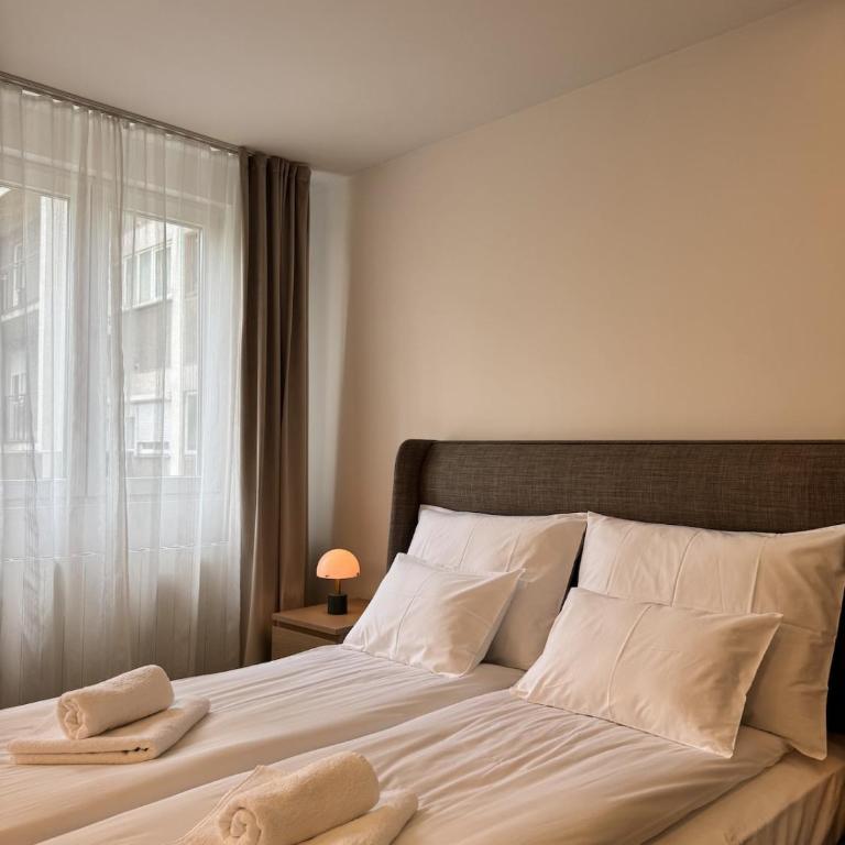 27 in Belgrade - Breakfast at Izlog - Three-Bedroom Apartment - 16